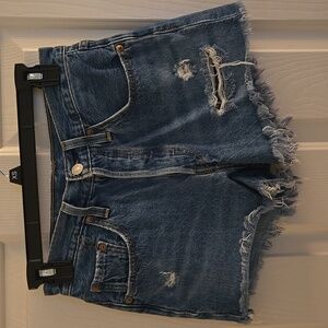 Levi Strauss Women's Frayed Jean Shorts. Size  W24
